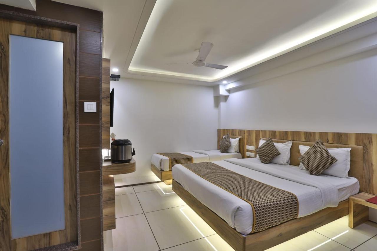 Hotel Pearl Vadodara Exterior foto
