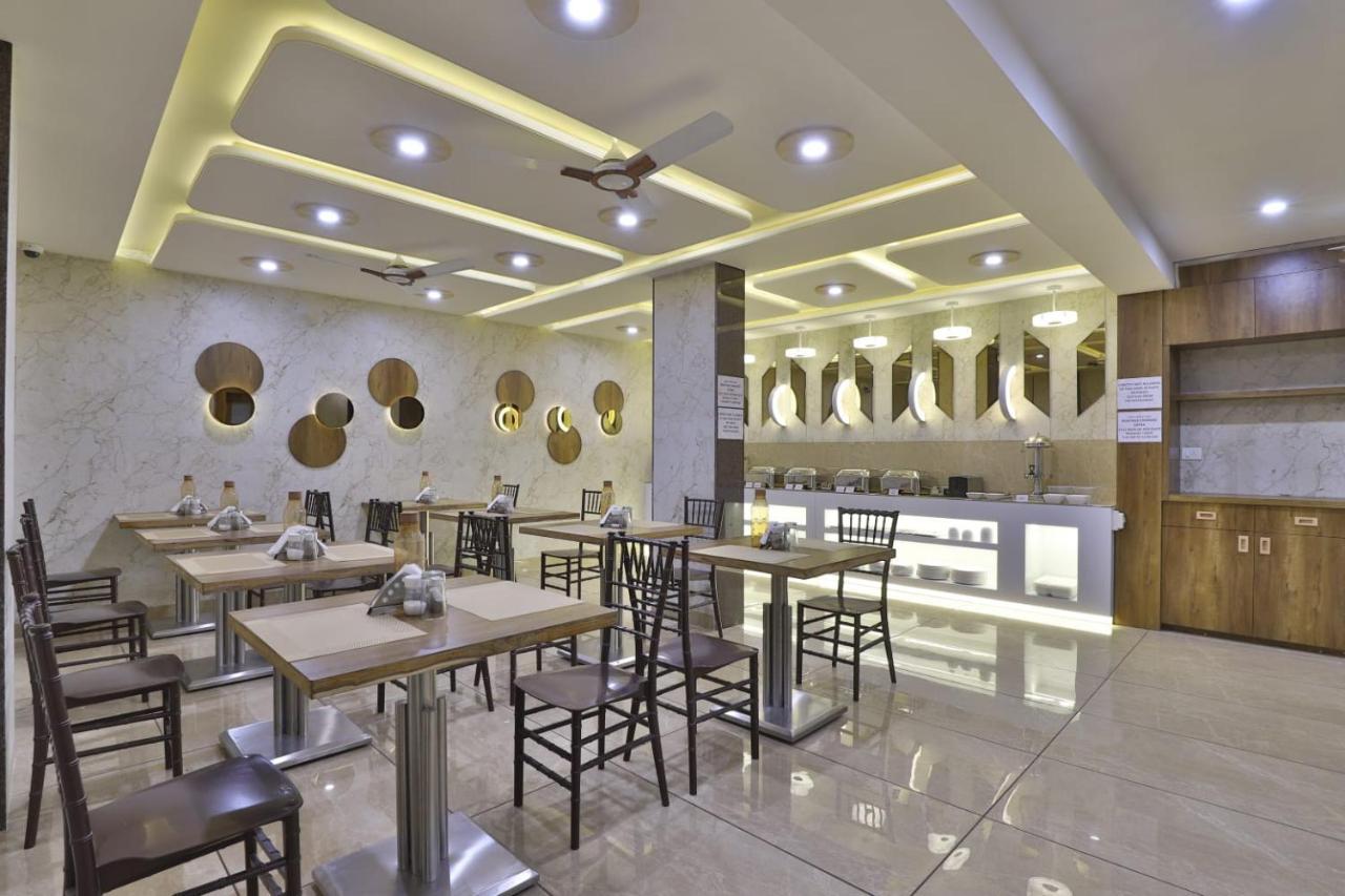 Hotel Pearl Vadodara Exterior foto