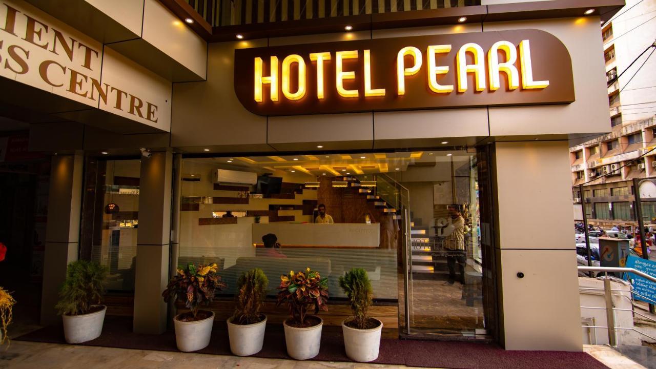 Hotel Pearl Vadodara Exterior foto