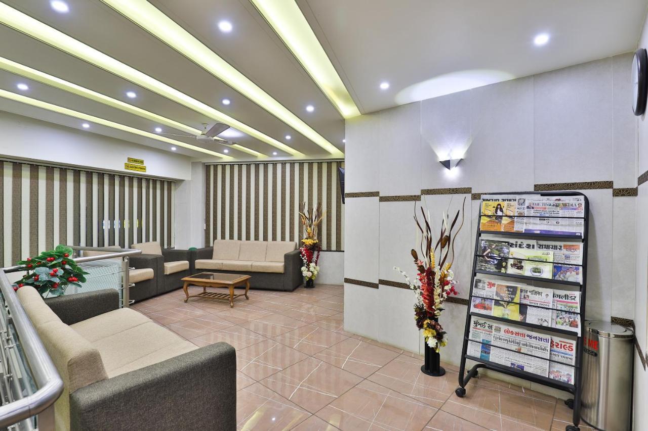 Hotel Pearl Vadodara Exterior foto