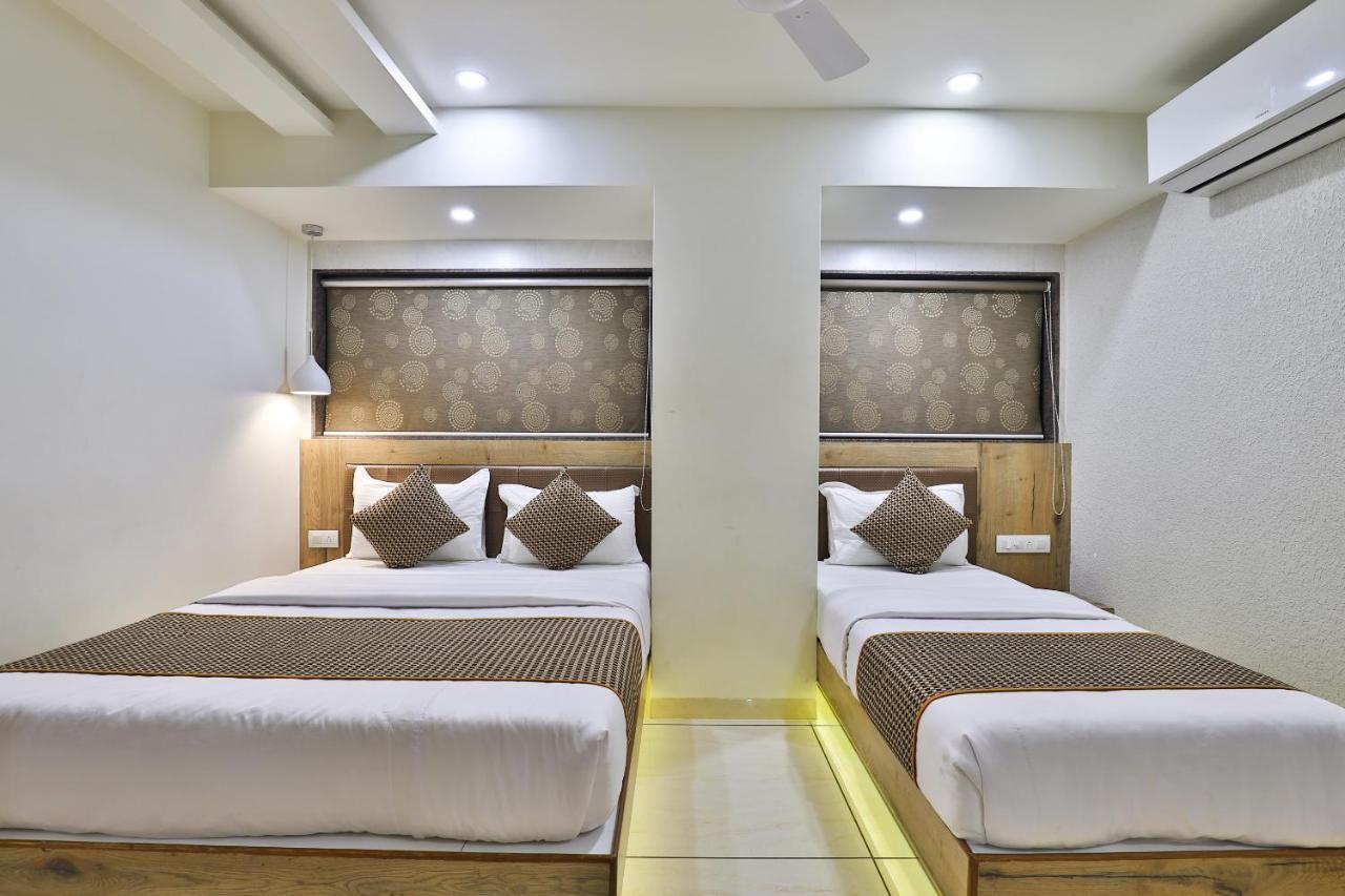 Hotel Pearl Vadodara Exterior foto