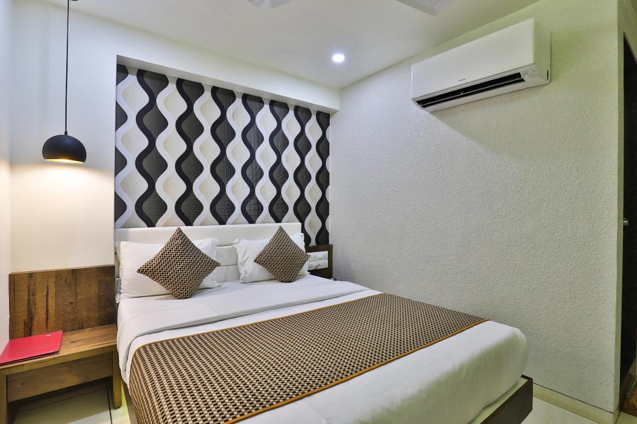 Hotel Pearl Vadodara Exterior foto