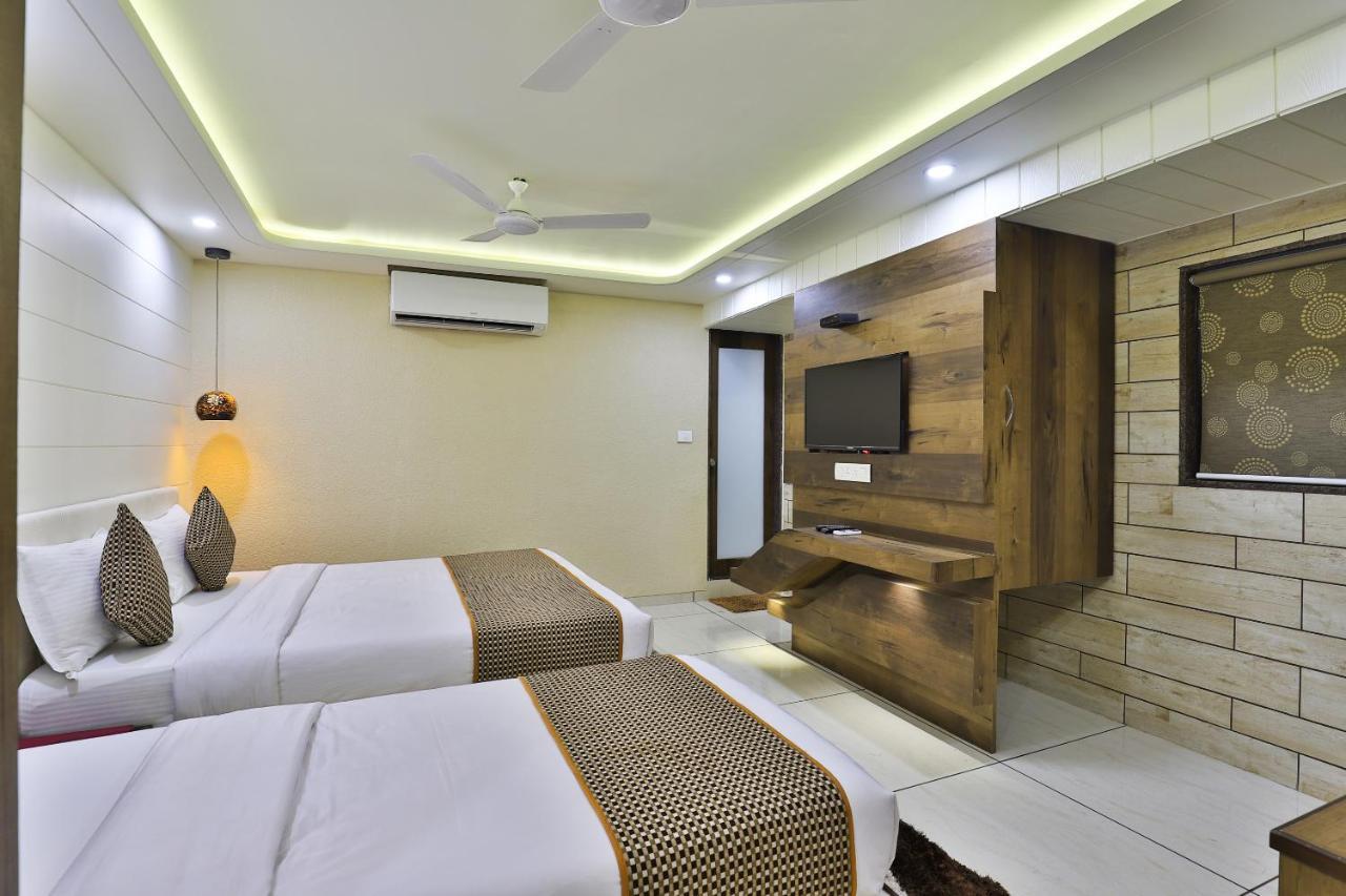 Hotel Pearl Vadodara Exterior foto