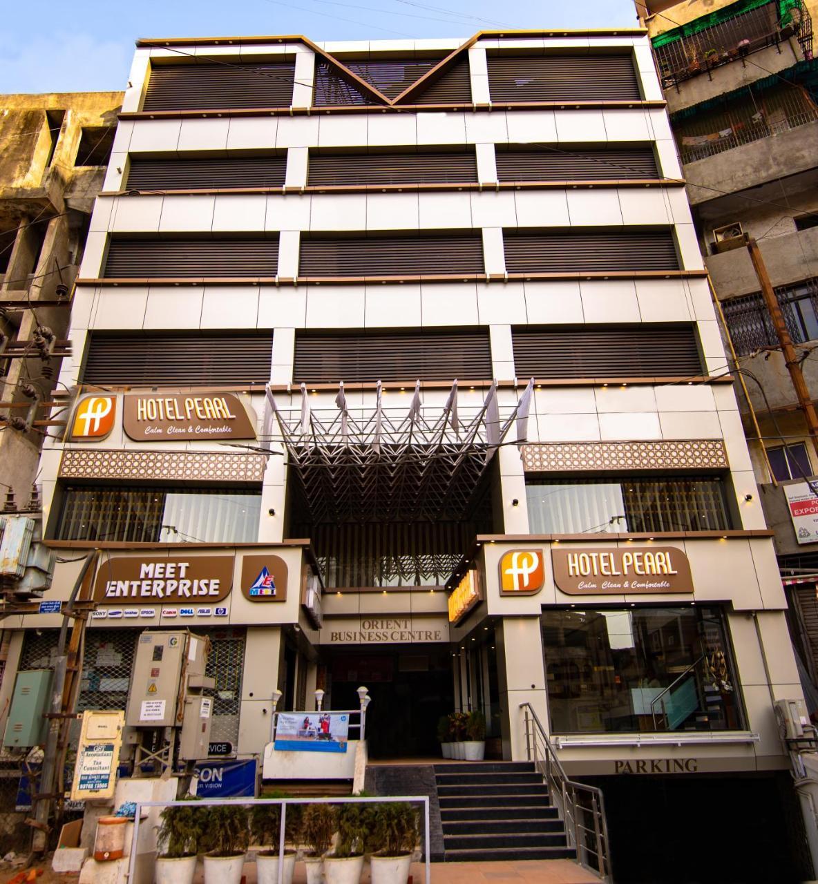 Hotel Pearl Vadodara Exterior foto